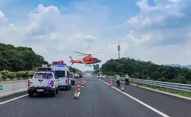 那曲高速公路汽车救援案例